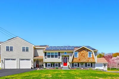 2 Kimberly Ln