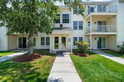 7 Thoreau Ct #8 1