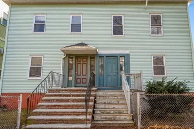 64 Elm St #APT 2 1