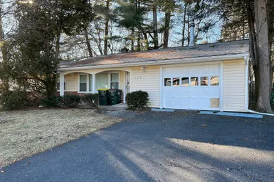 143 Ruthellen Rd 1