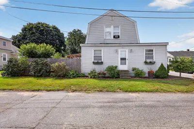 32 Gardner Ave 1