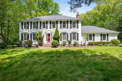 6 Teresa Cir 1