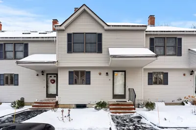 10 Carriage Ct #10