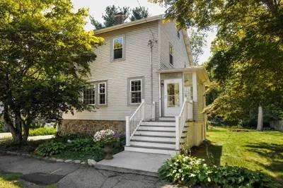 66 Ferncroft Rd 1