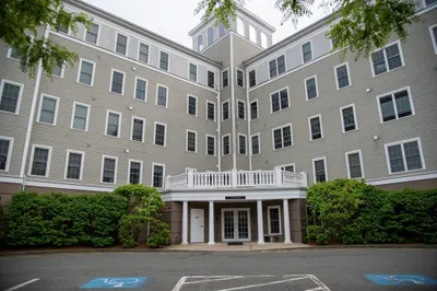 8 Crowninshield St #210 1