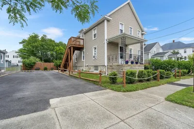 93 Belleville Rd 1