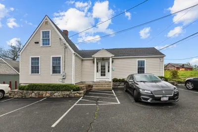 208 Taunton Ave