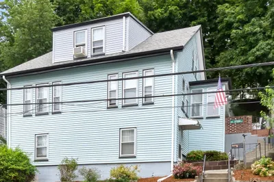 100 Leyden St 1