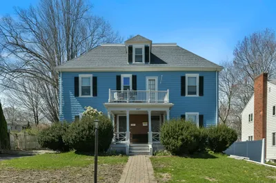 847 Metropolitan Ave #1