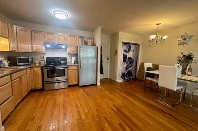 624 Hyde Park Ave #D4