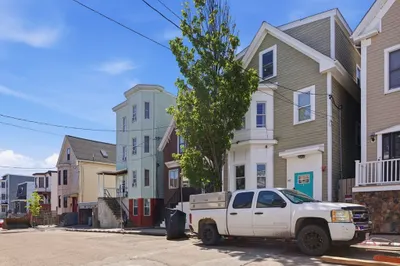 141 Falcon St 1