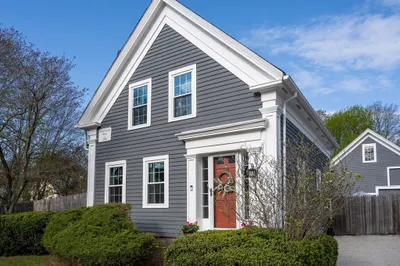 6 Winthrop St 1