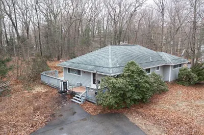 99 Boylston Cir 1