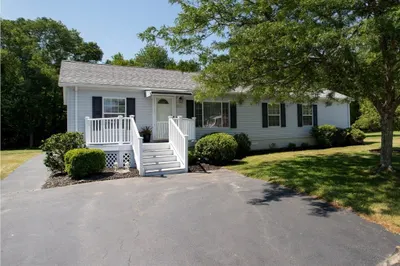 60 Mockingbird Ln