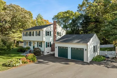 8 Alden St 1