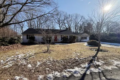 205 Keswick Rd 1