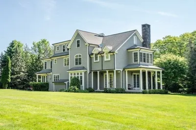 2 Stonegate Ln 1