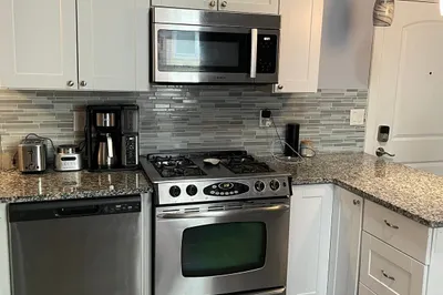 6 Windsor St #1 1