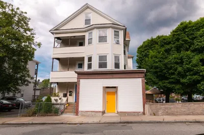 29 Mendon St
