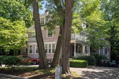 140 Kilsyth Rd #9 1