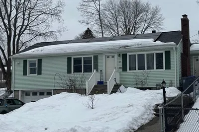 22 Falcon St 1