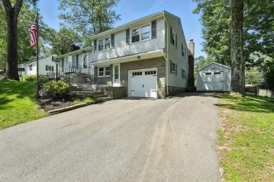 15 Oak Bluff Cir 1
