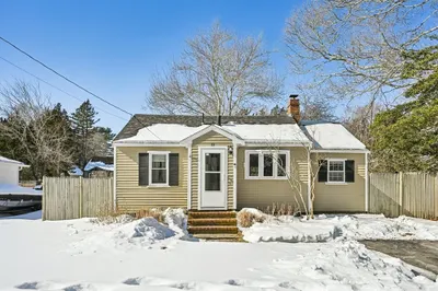 12 Curtis Ave