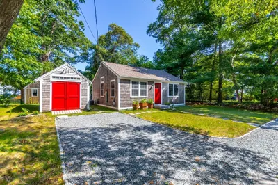132 Williams Ave 1