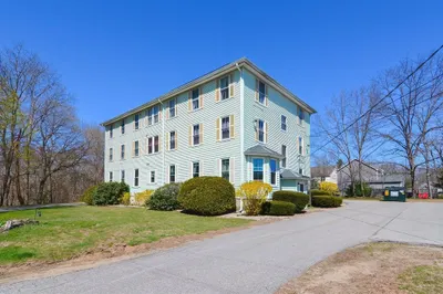 21 Bailey St #1B