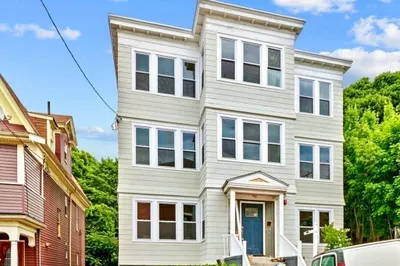 25 Brinsley St #3 1