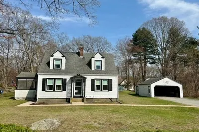 4 Herricks Lane 1