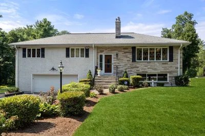 15 Hobbs Brook Rd