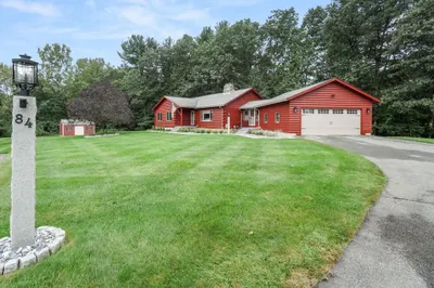 84 Pond St 1