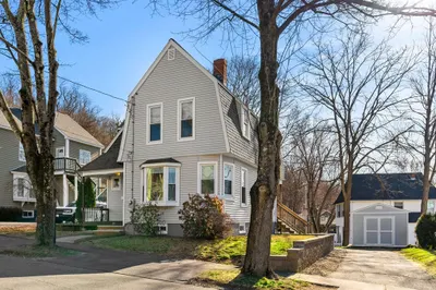 21 Currier Ave