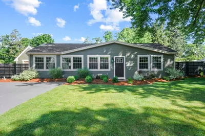 10 Baylor Avenue 1