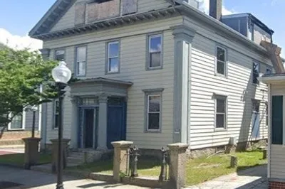 110 8th St 1
