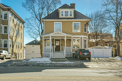 917 Main St #1