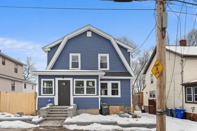 352 Metropolitan Ave 1