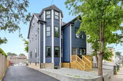 77 Winchester St 1
