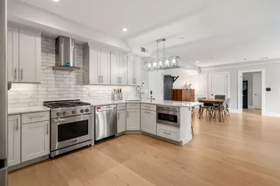 11 Oak Grove Ter #202 1