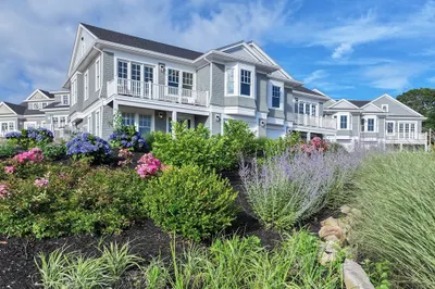 533 Woods Hole Rd #C101