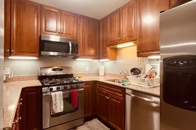 318 Rindge Ave #304 1