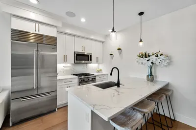 258-260 W Third Street #2B