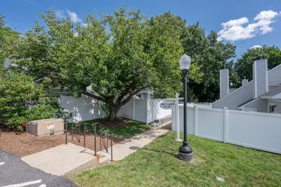 197 Lake St #21