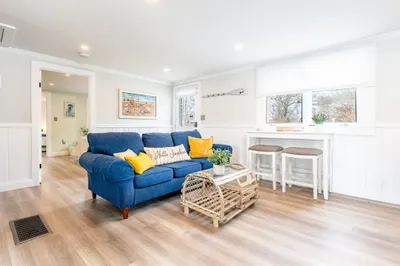 21 Lyman Ln