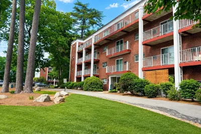 25 Greentree Lane #43 1