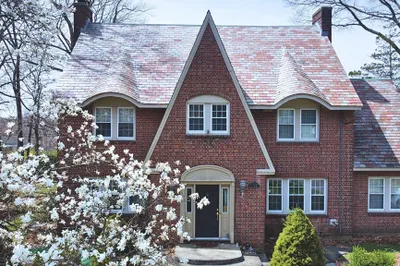 109 Lawrence St 1