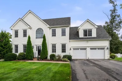 59 Magill Dr 1