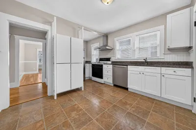 156 West Adams St #2