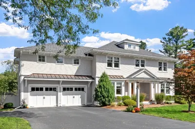 488 Elm St 1